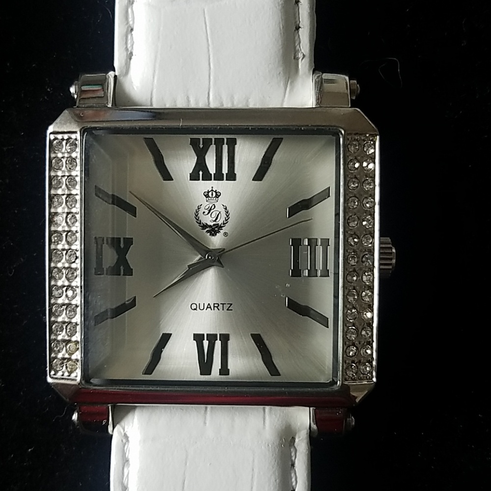 Premier Designs Watch - Picture 2 of 3